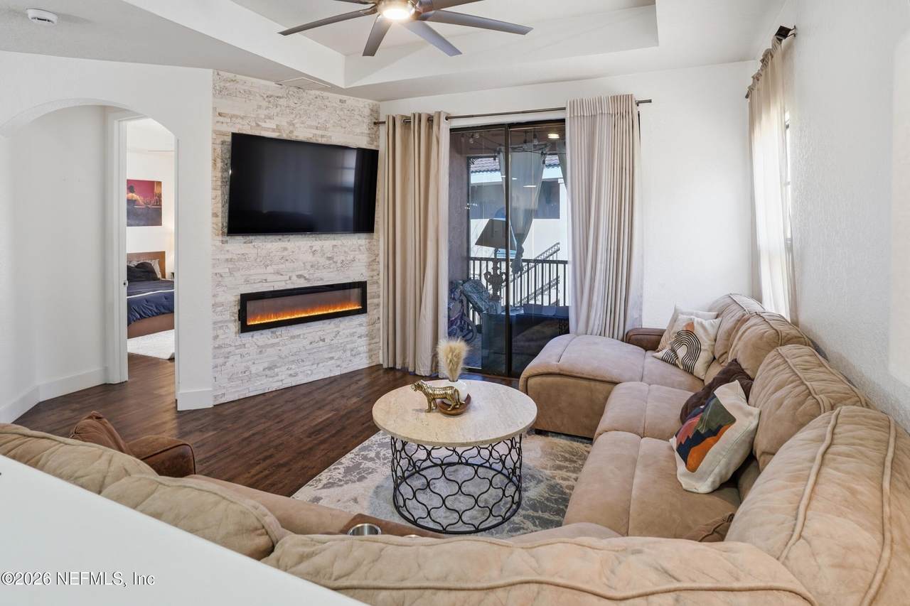 450 La Travesia Flora - Photo 1