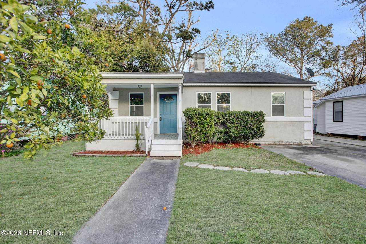 941 Huron Street - Photo 1