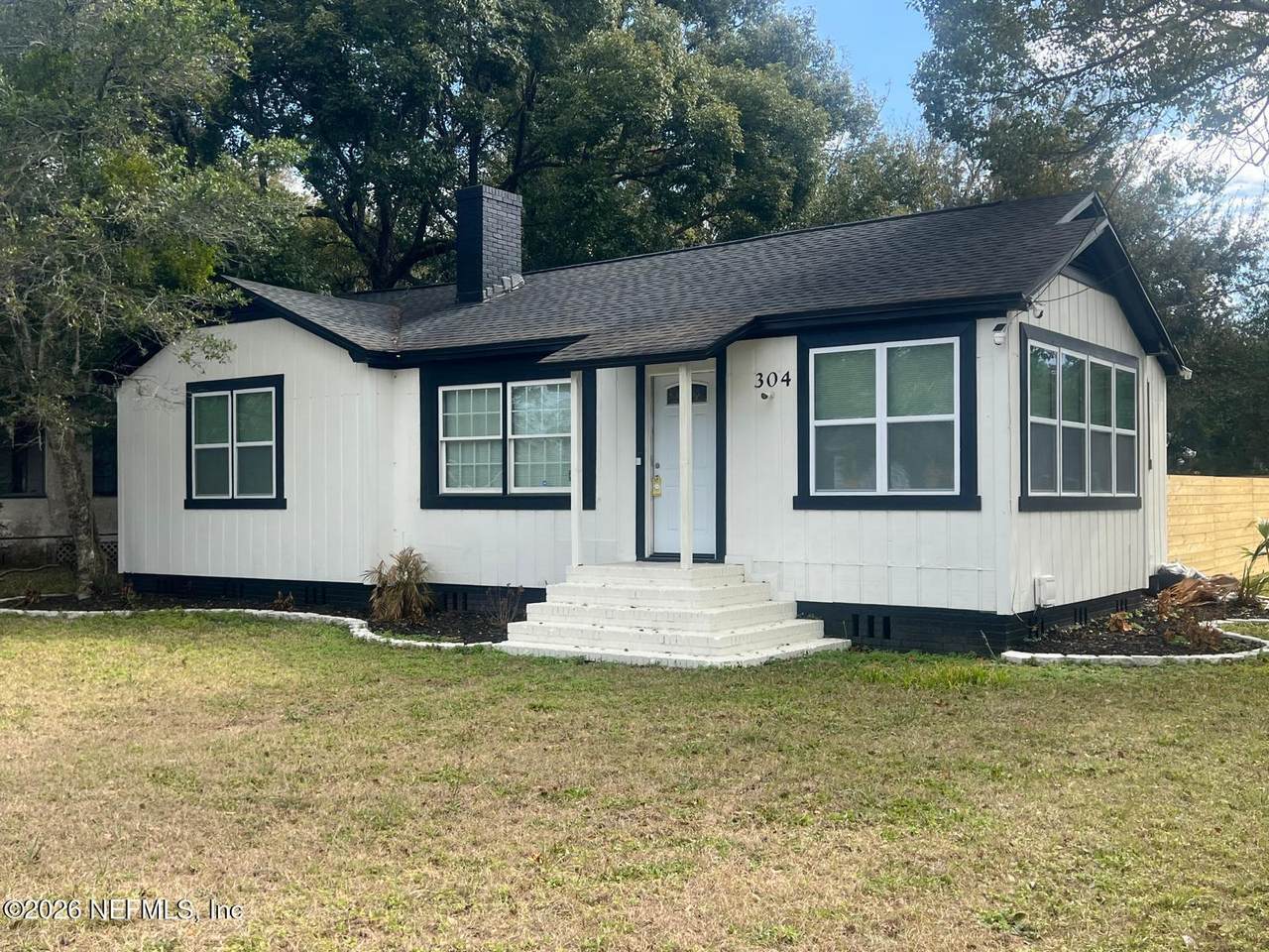 304 Lawton Avenue - Photo 1