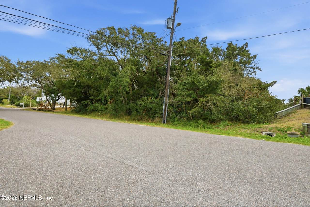 133 Oak Avenue - Photo 1