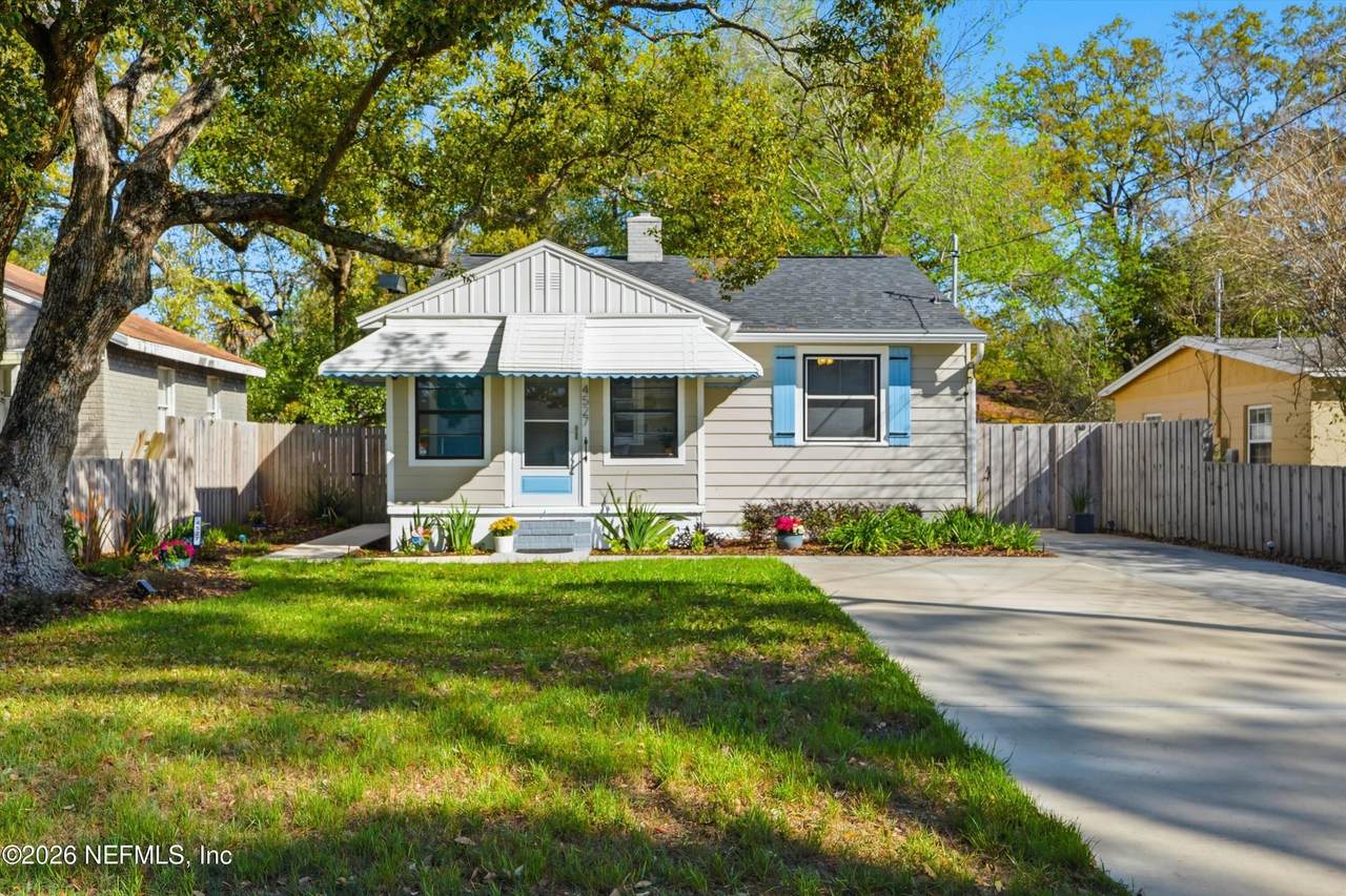 4527 Hercules Avenue - Photo 1