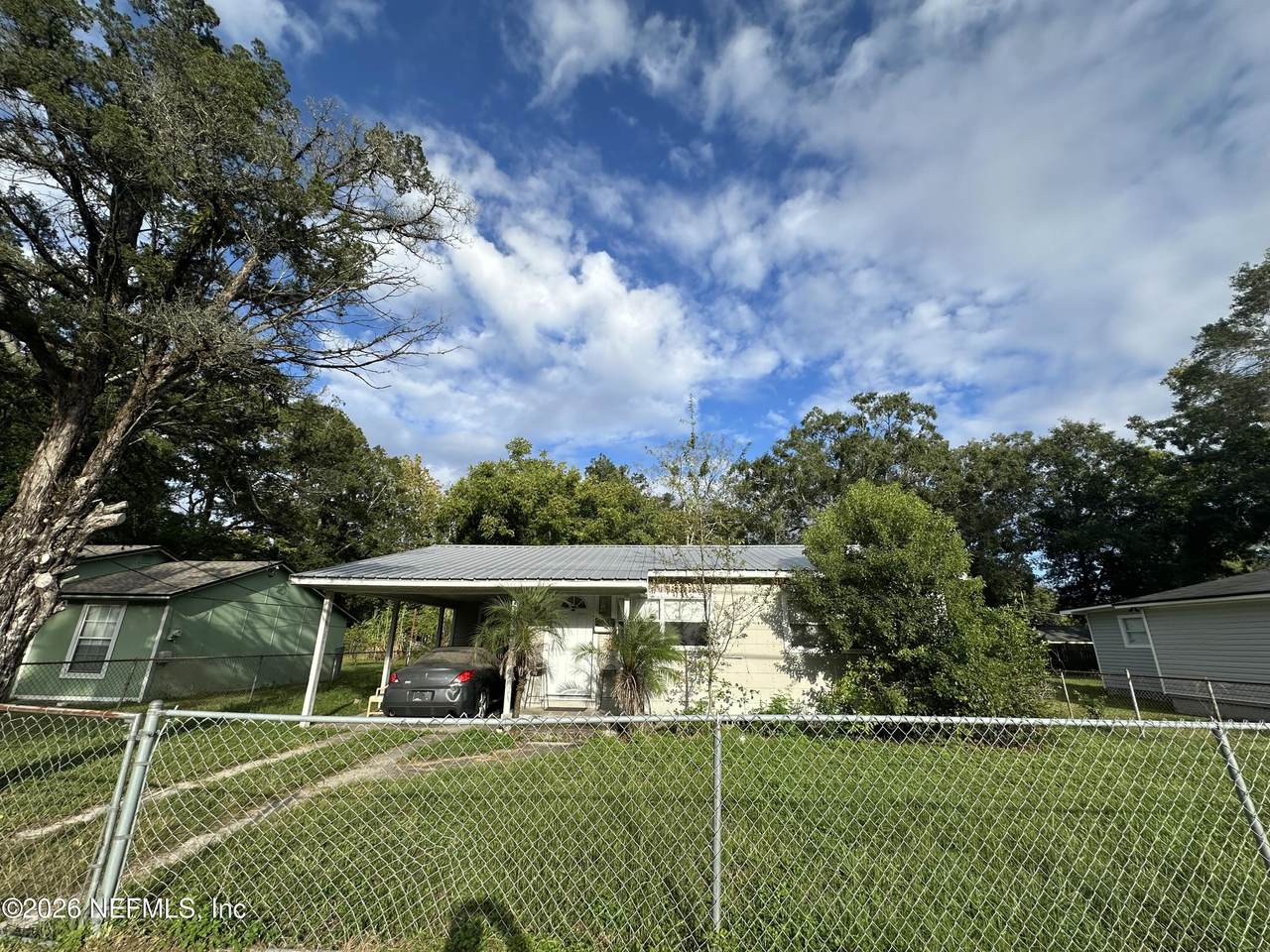 1073 Huron Street - Photo 1