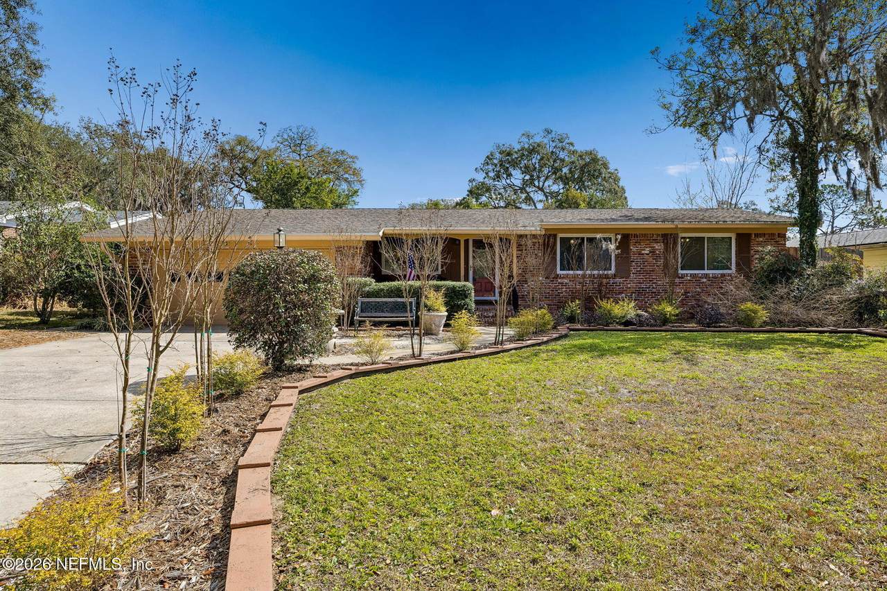 1727 Whitman Street - Photo 1