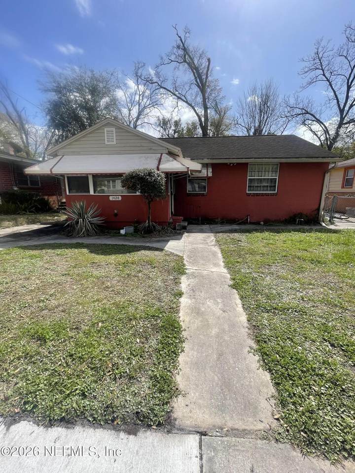 1424 9TH Street - Photo 1