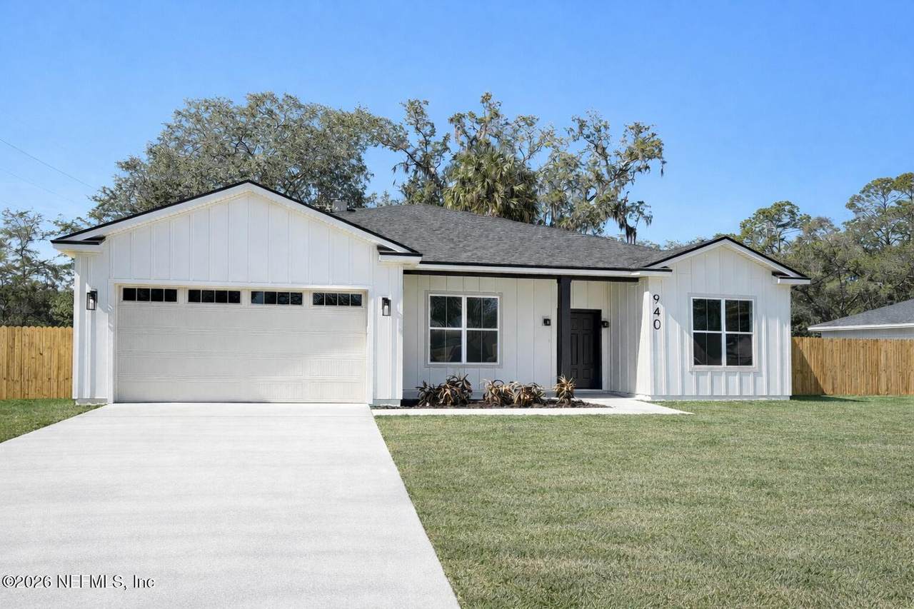 940 Anna Avenue - Photo 1