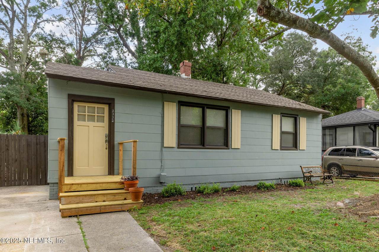 3332 Dellwood Avenue - Photo 1