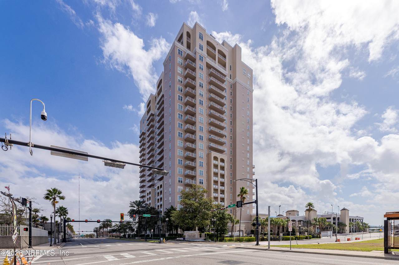 400 Bay Street - Photo 1