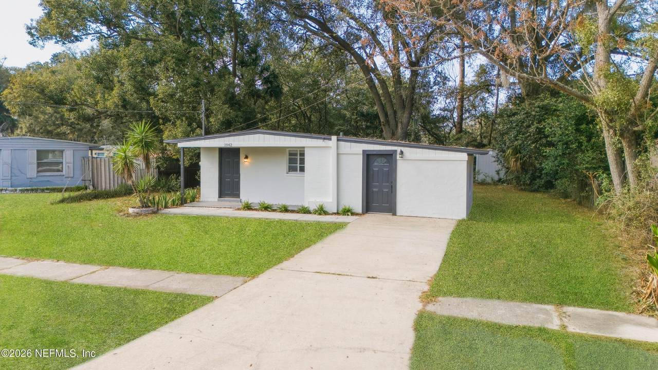 1942 Brookview Drive - Photo 1