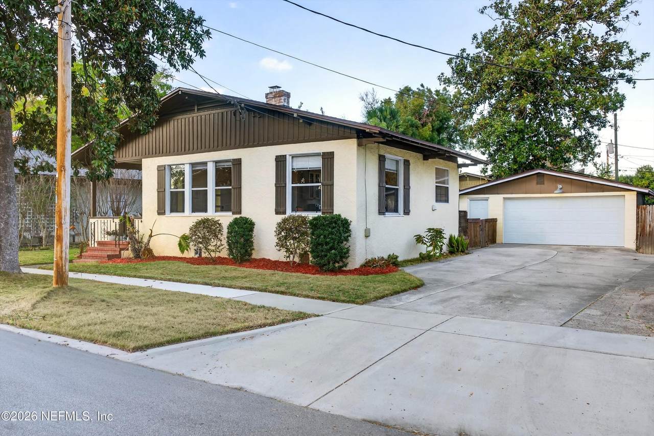 1903 Dewey Place - Photo 1