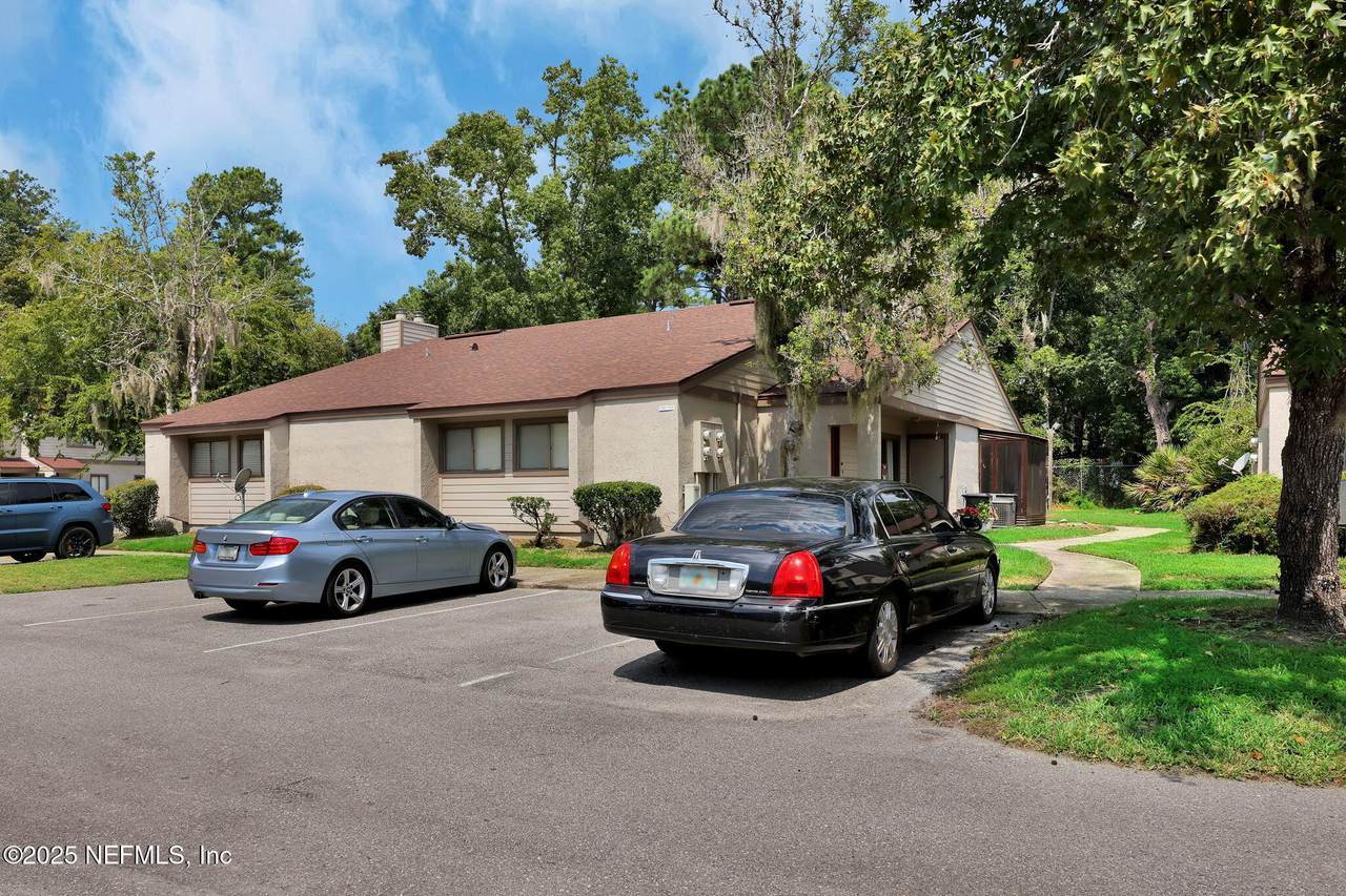 8300 Plaza Gate Lane - Photo 1