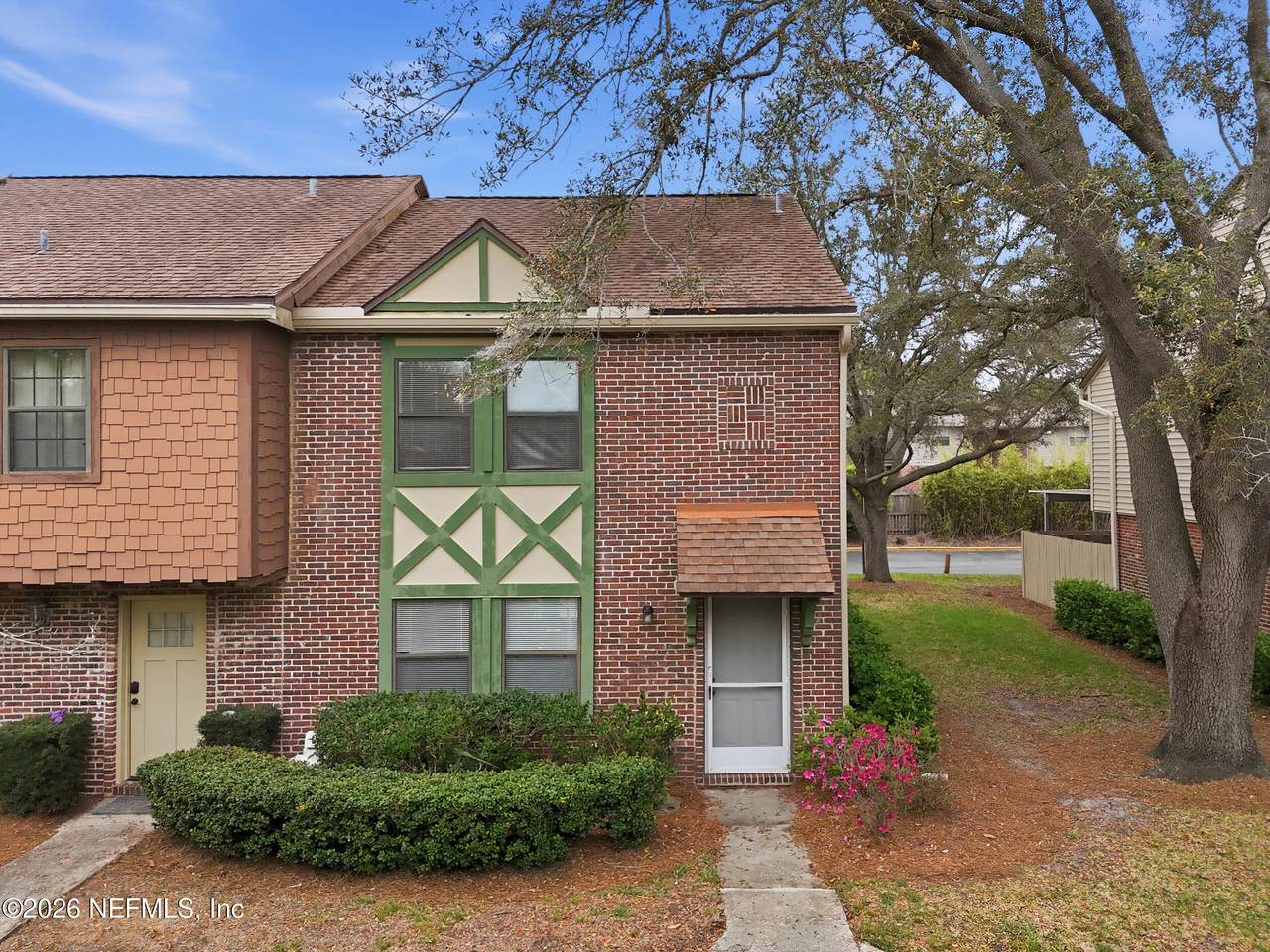 8201 Sutton Place - Photo 1