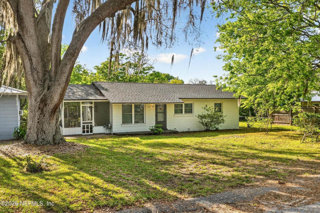 1814 Locust Avenue - Photo 1