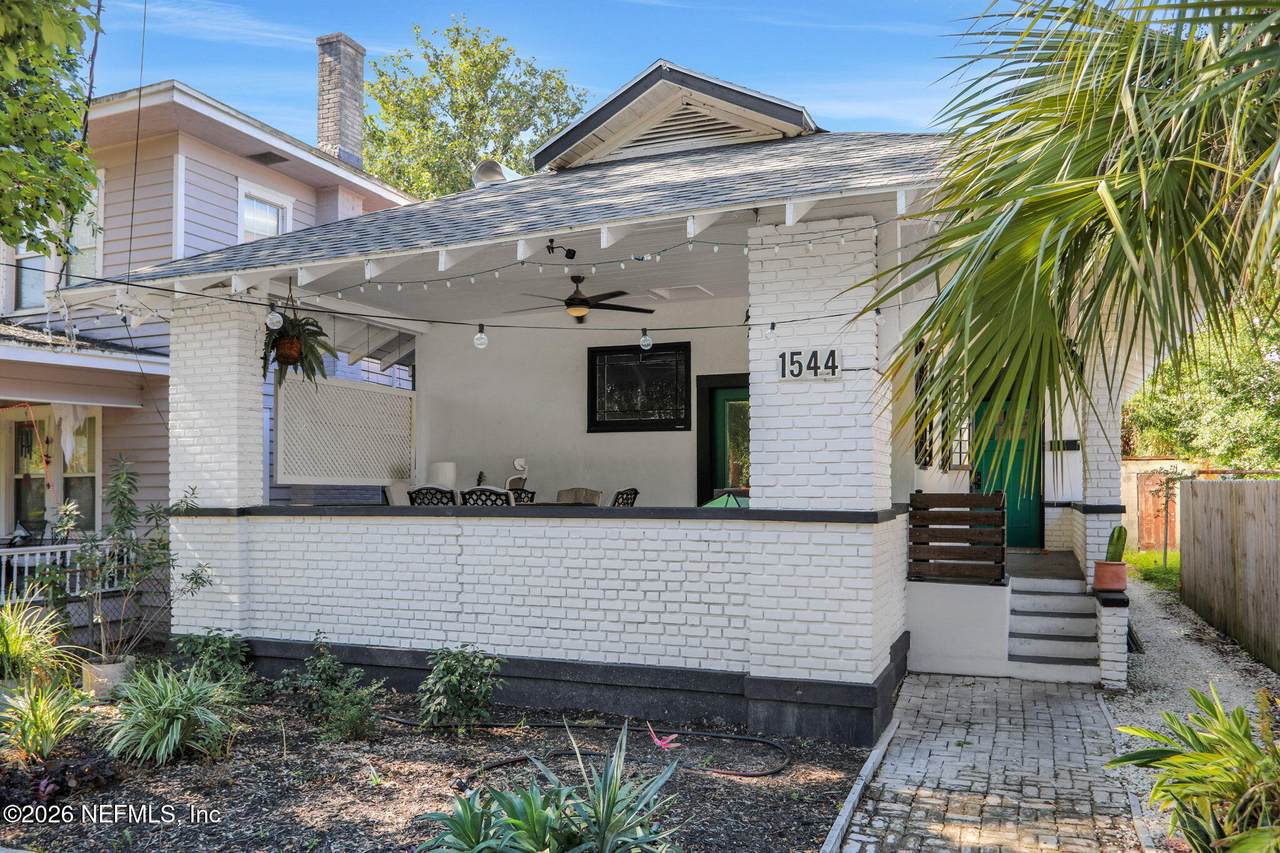 1544 Perry Street - Photo 1