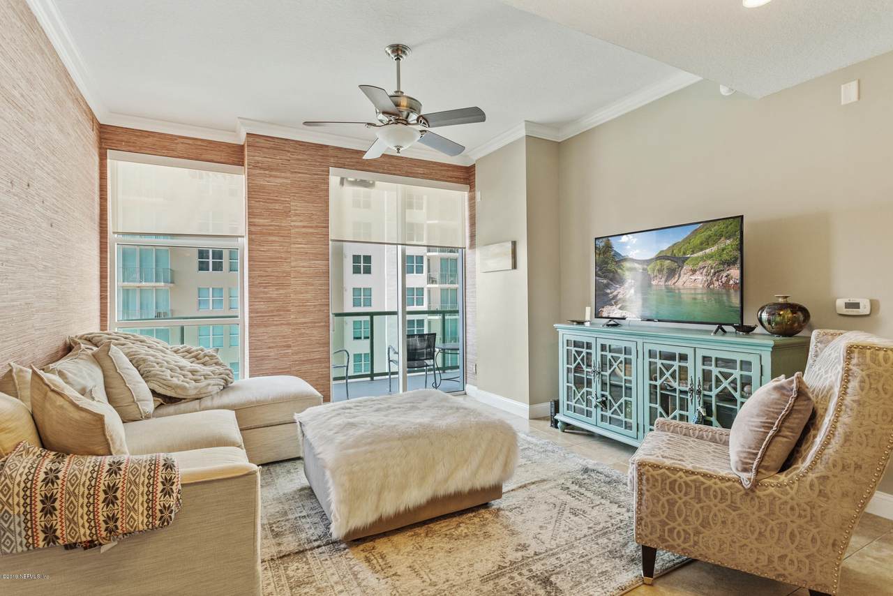 1431 Riverplace Boulevard - Photo 1
