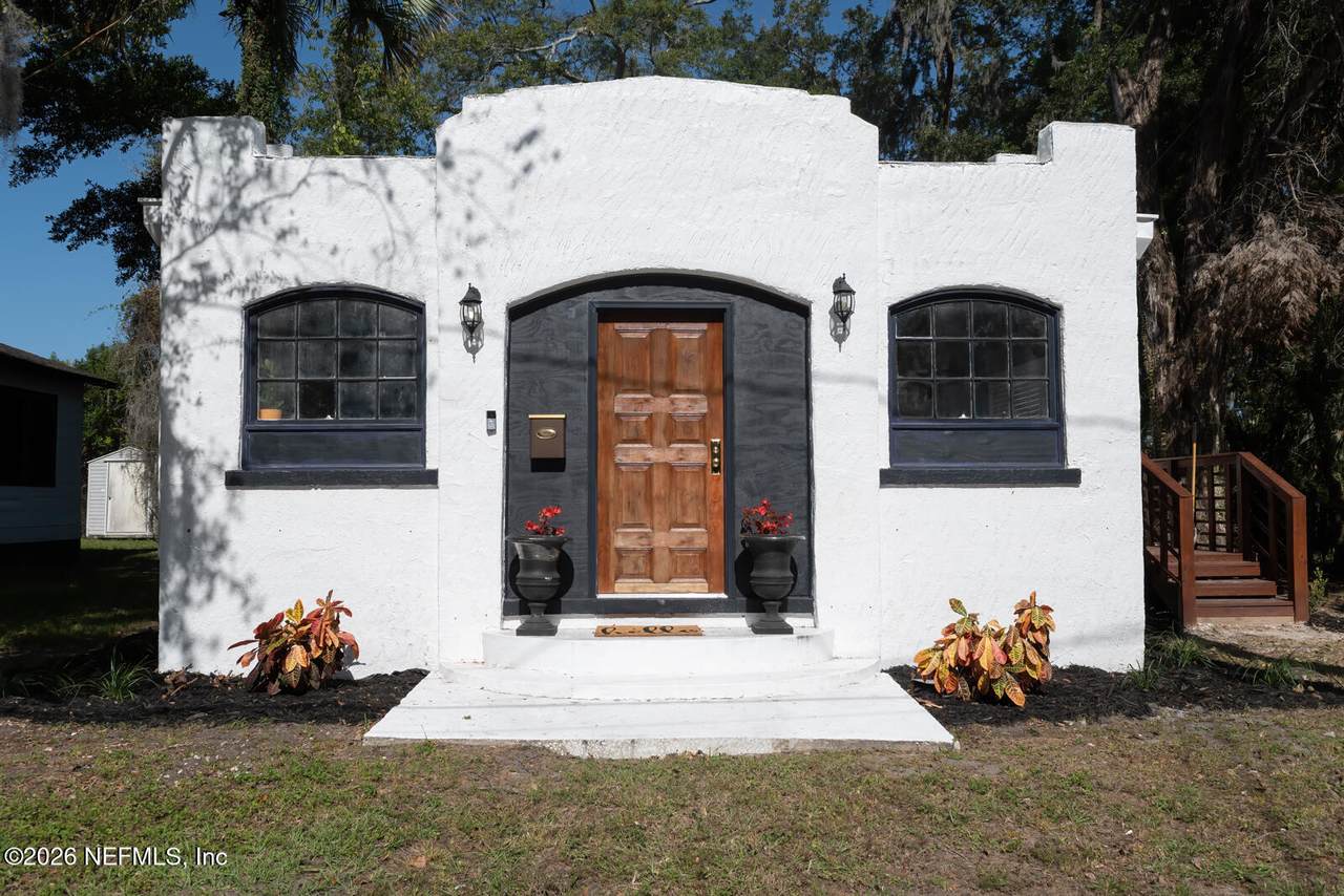 519 26TH Street - Photo 1