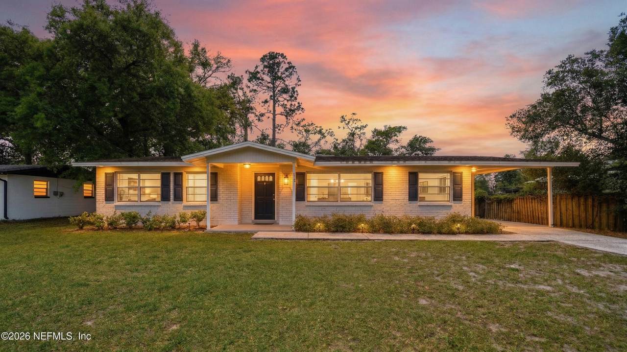 586 Madeira Drive - Photo 1