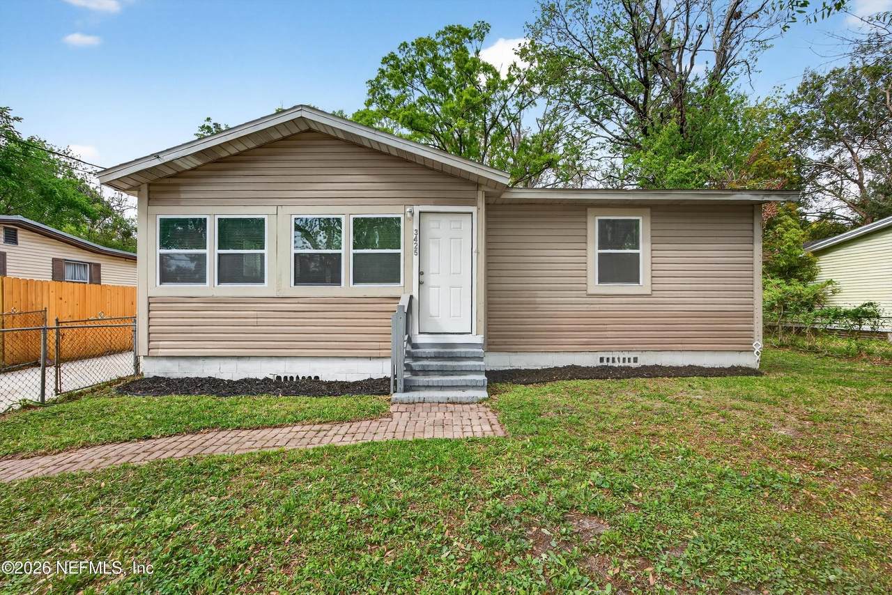 3425 Greenbrier Drive - Photo 1