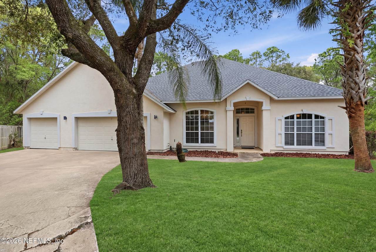 285 Silverthorn Lane - Photo 1