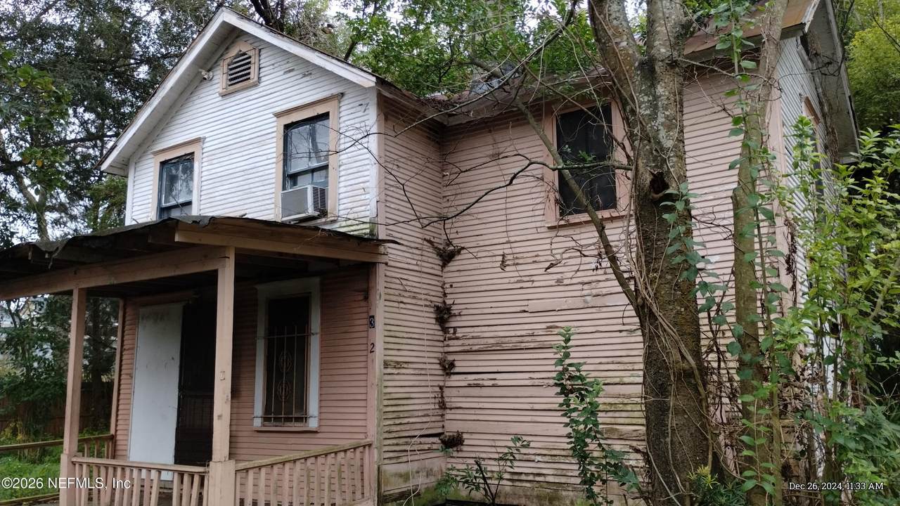 322 6TH Street - Photo 1