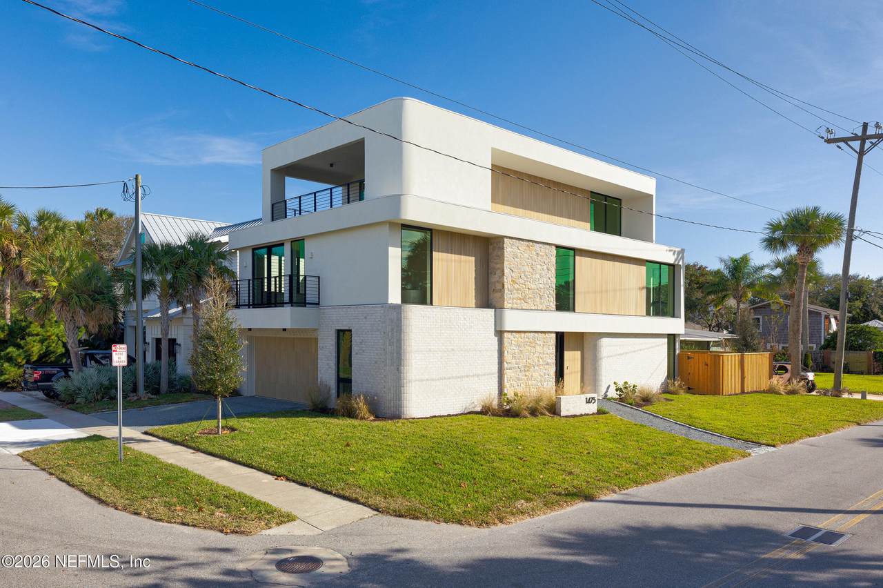 1475 Ocean Boulevard - Photo 1