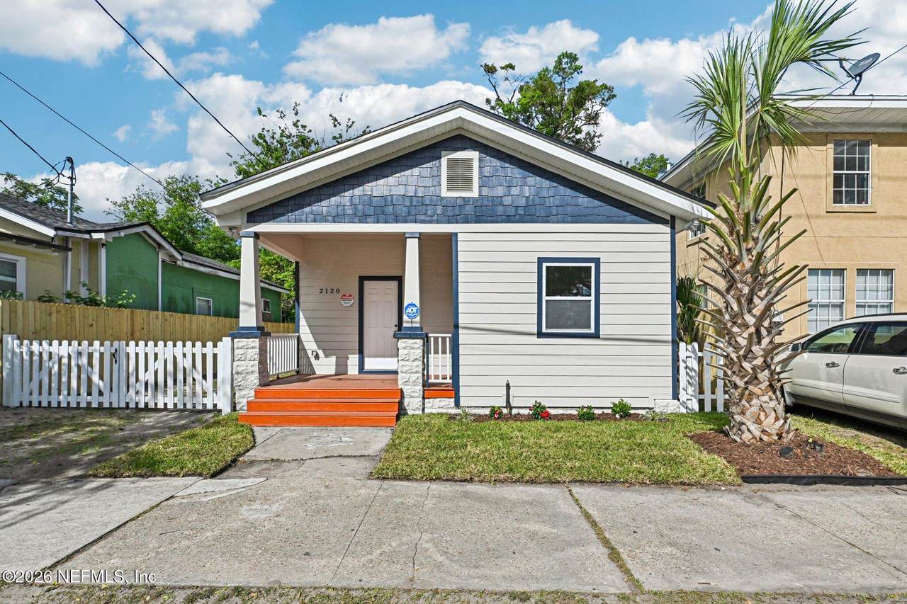 2120 Davis Street - Photo 1