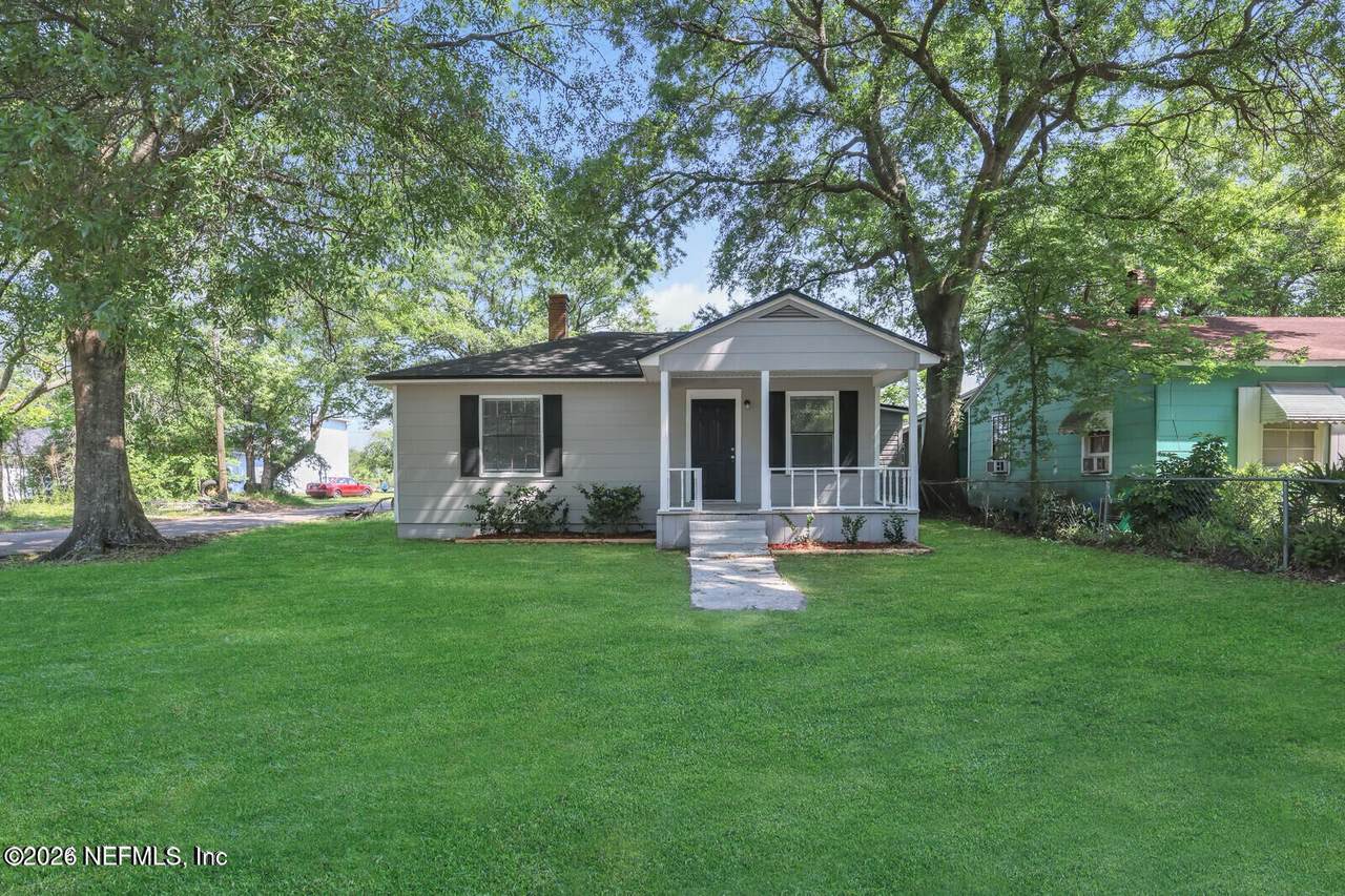 3263 Thomas Street - Photo 1