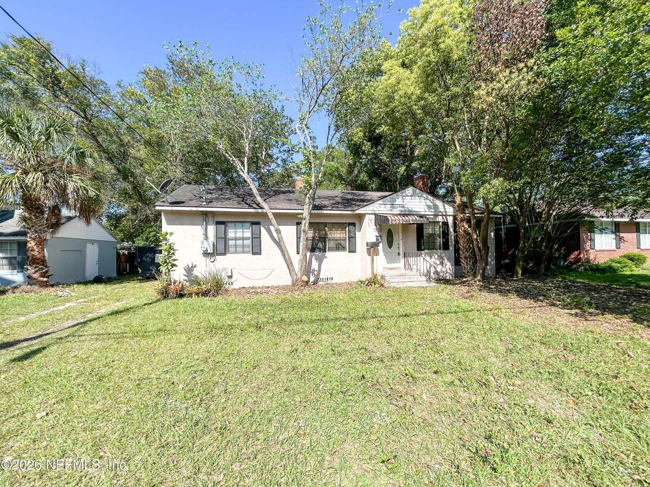 4242 Pinewood Avenue - Photo 1