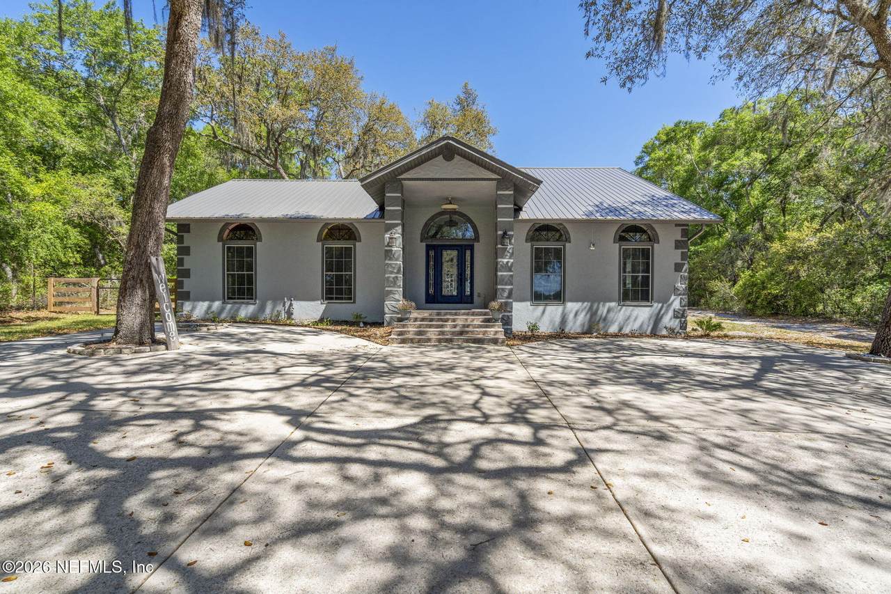 1886 State Road 20 - Photo 1