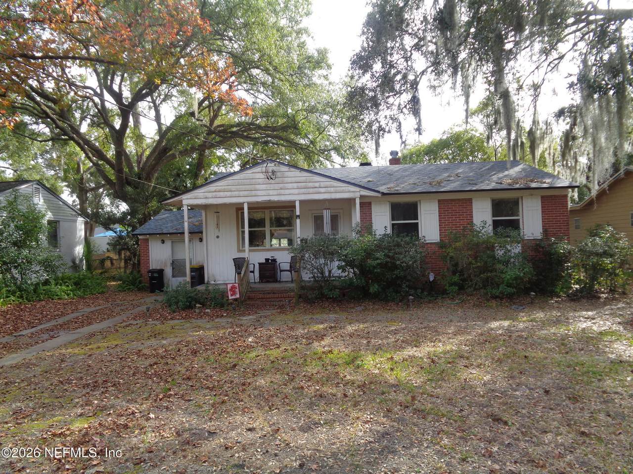 1940 Lakewood Circle - Photo 1