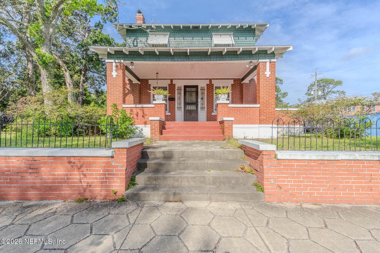 2050 Pearl Street - Photo 1