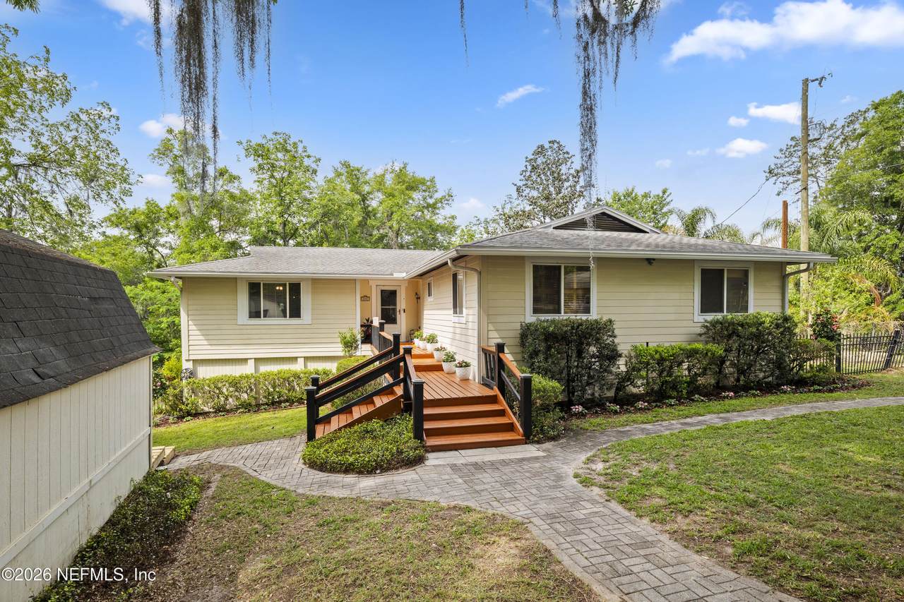 212 Wesley Road - Photo 1