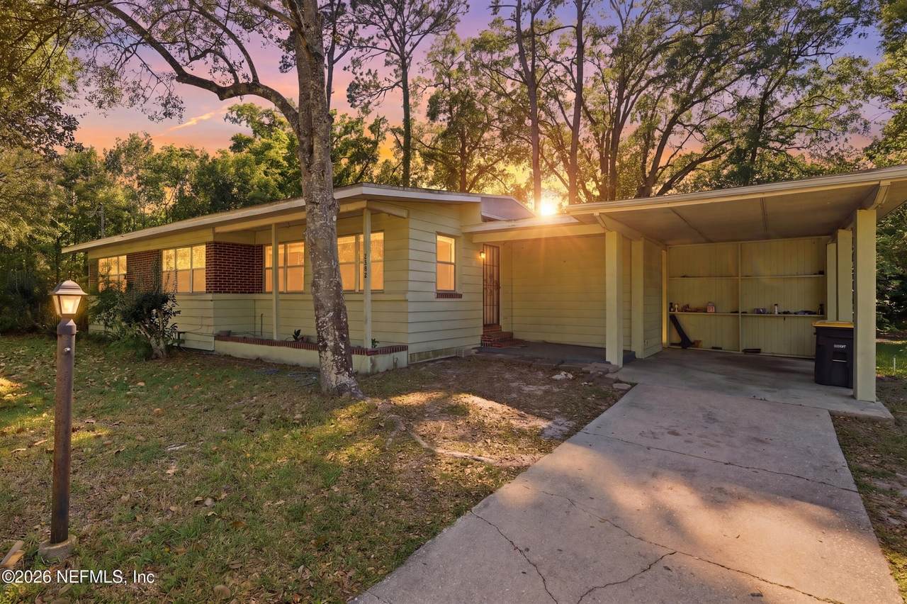 3850 Jammes Road - Photo 1