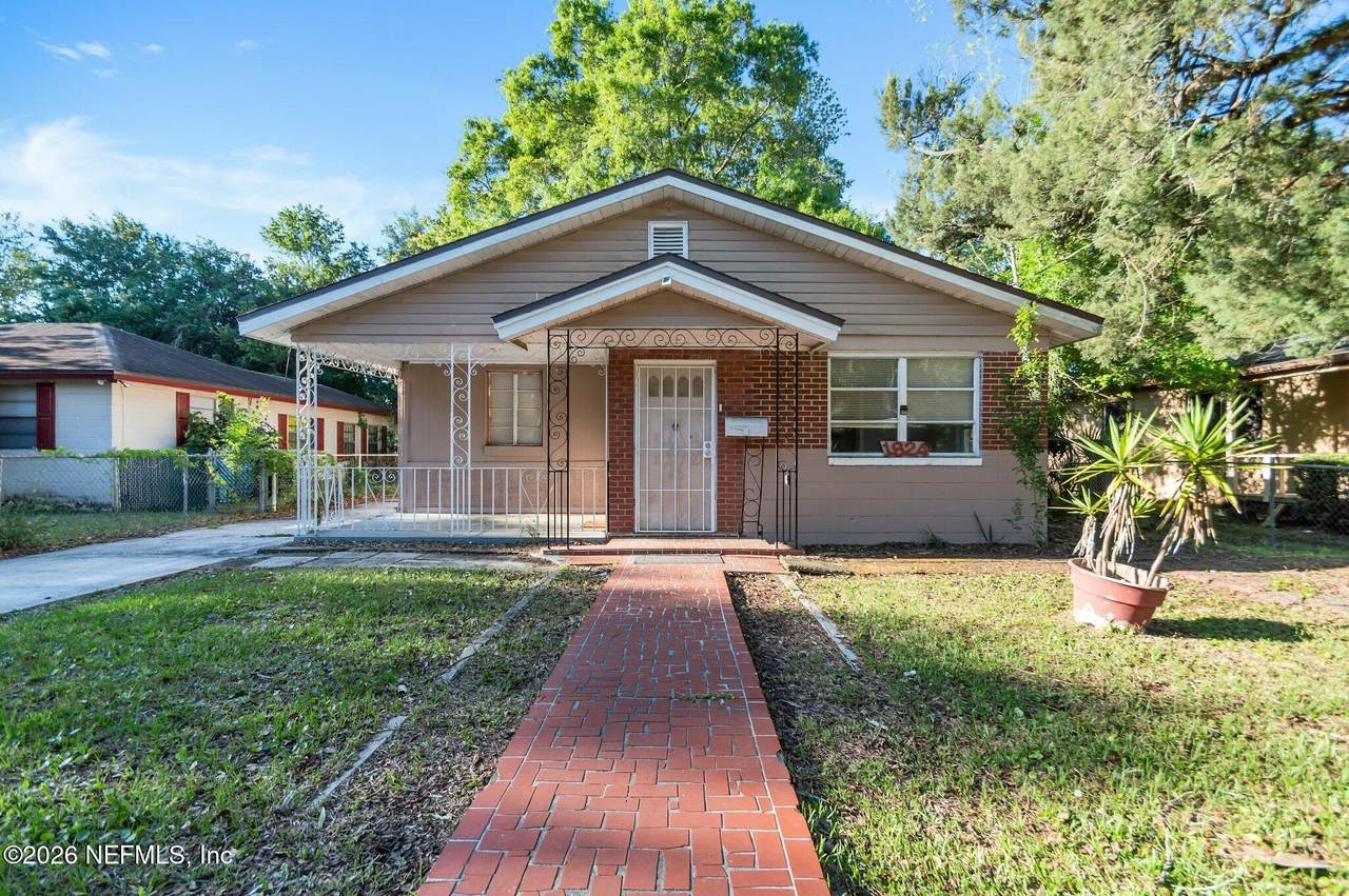 1824 10TH Street - Photo 1