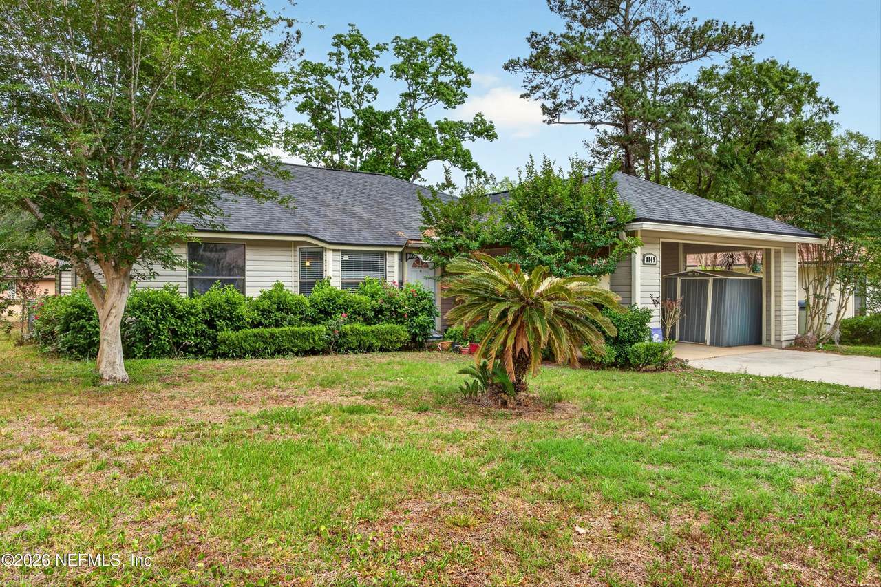 8849 Victoria Landing Drive - Photo 1