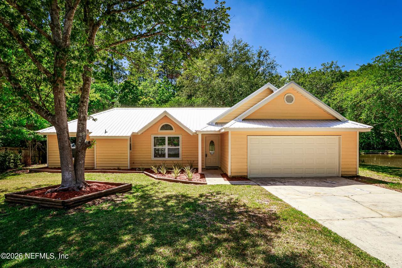 1225 Bee Street - Photo 1