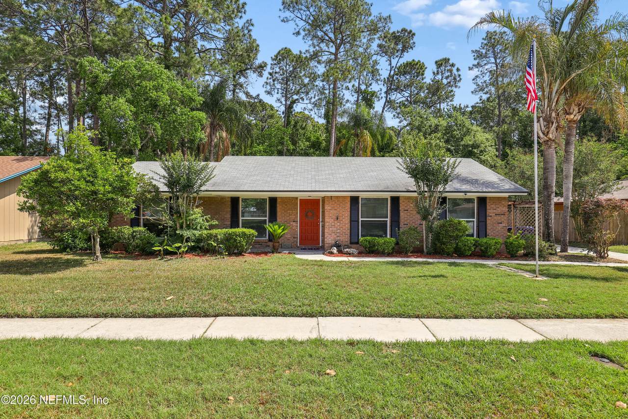 1541 Chelsea Place - Photo 1