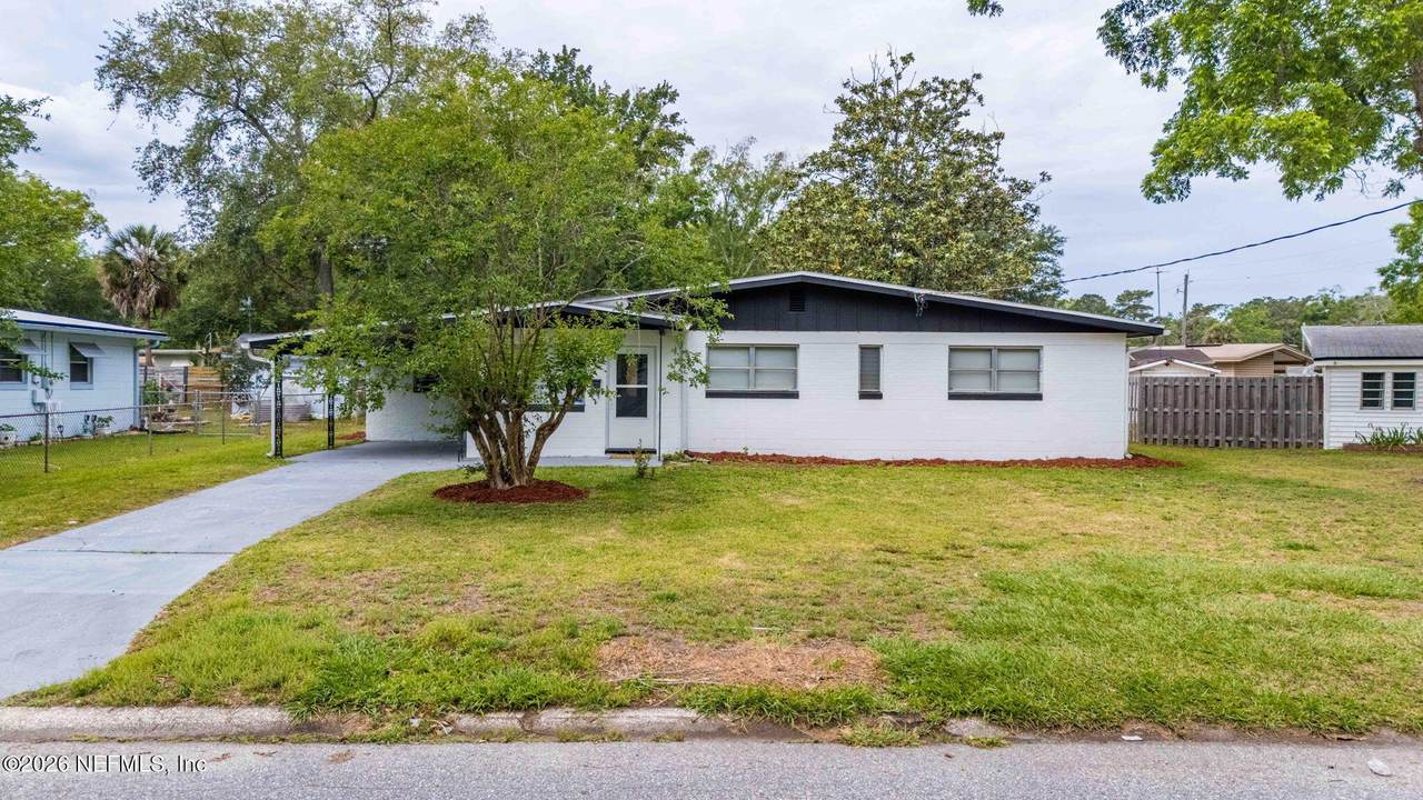4558 Daughtry Boulevard - Photo 1