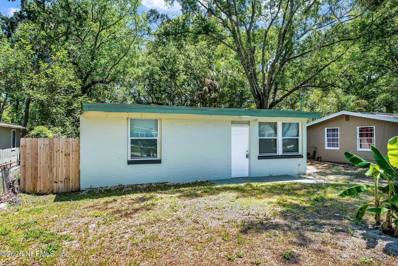 1167 Pangola Drive - Photo 1