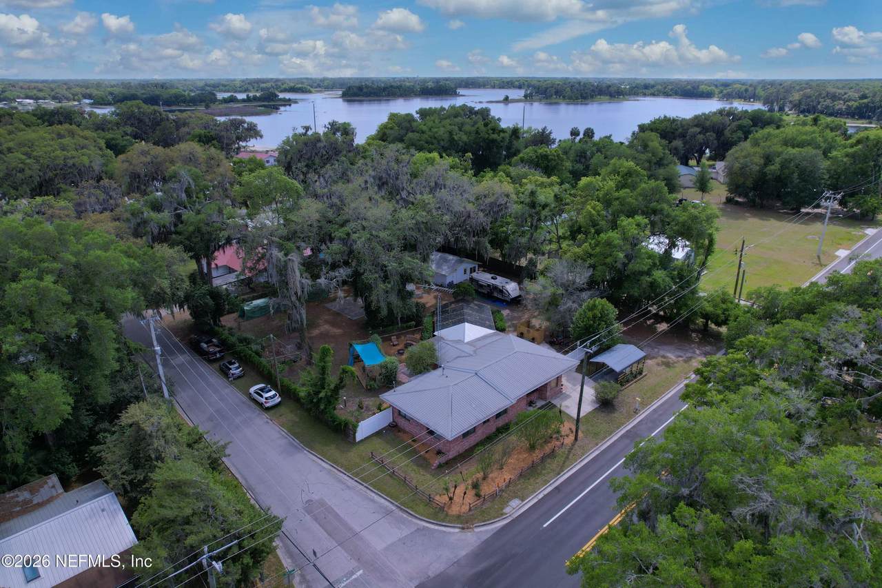 601 Vernon Avenue - Photo 1