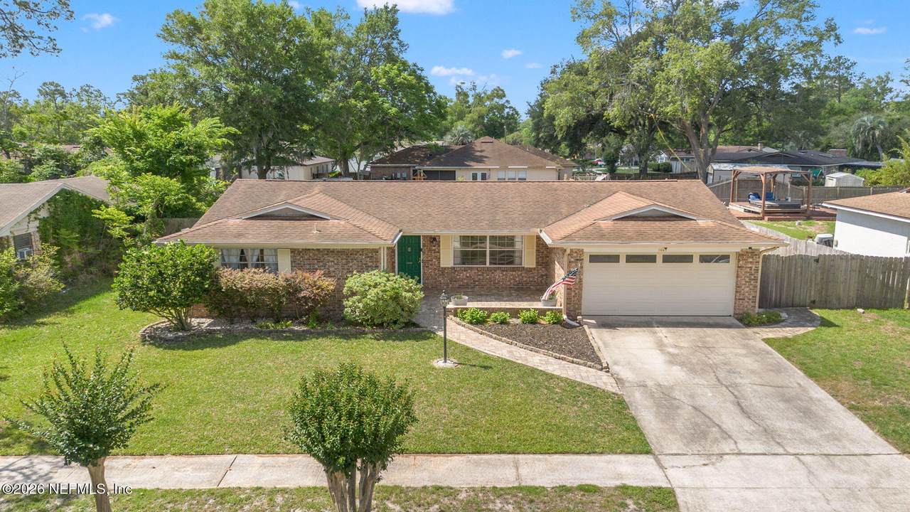 1661 Bartlett Avenue - Photo 1