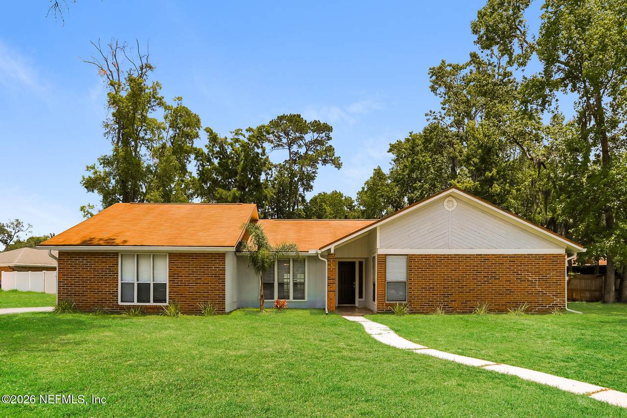 1527 St Francis Drive - Photo 1