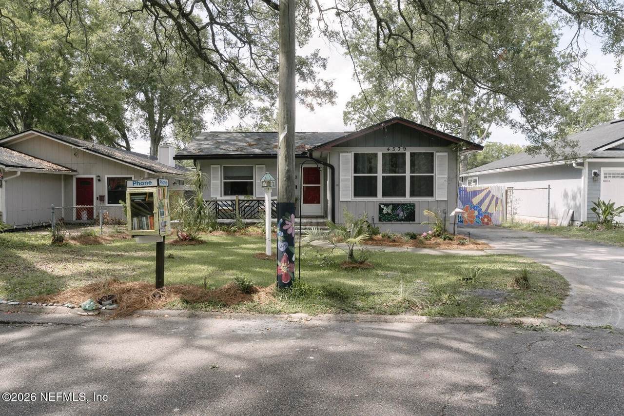 4539 Sappho Avenue - Photo 1