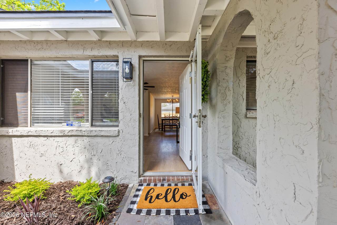 1512 Mesa Drive - Photo 1