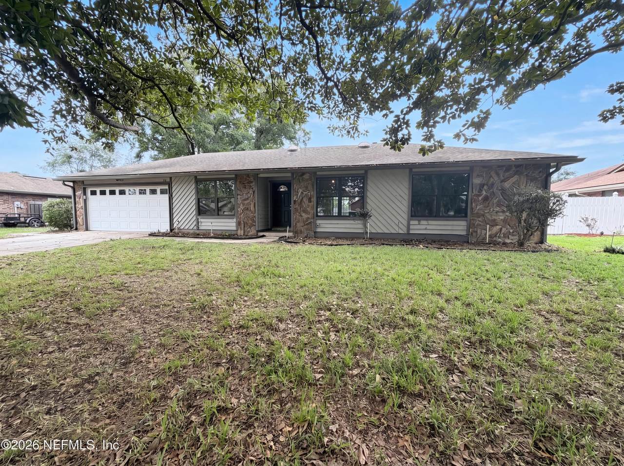2441 Longwood Street - Photo 1