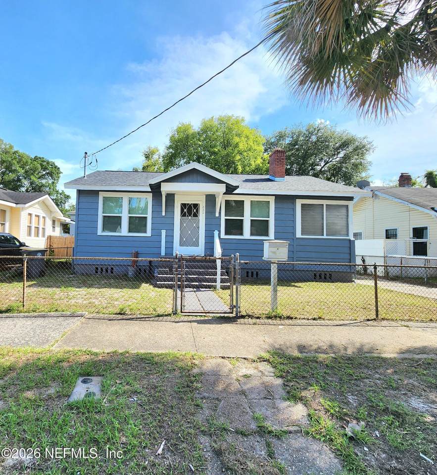632 Ivy Street - Photo 1