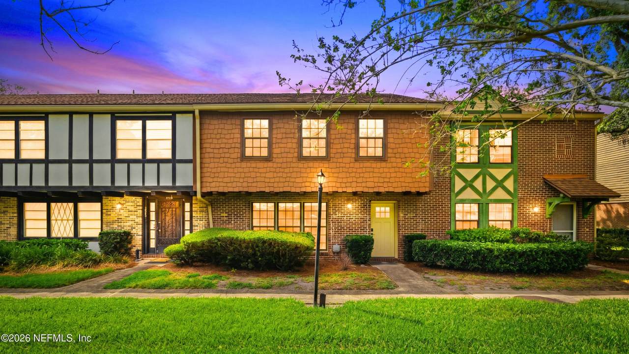 8203 Sutton Place - Photo 1
