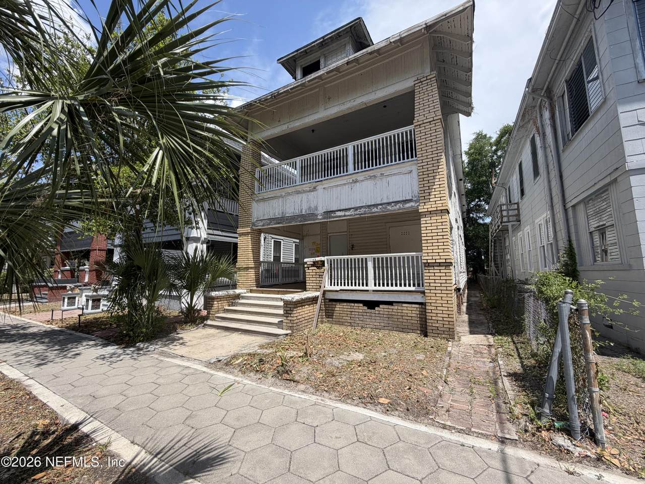 1619 Laura Street - Photo 1