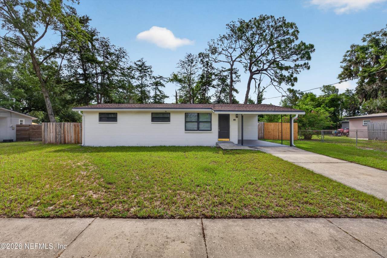 184 Draco Street - Photo 1