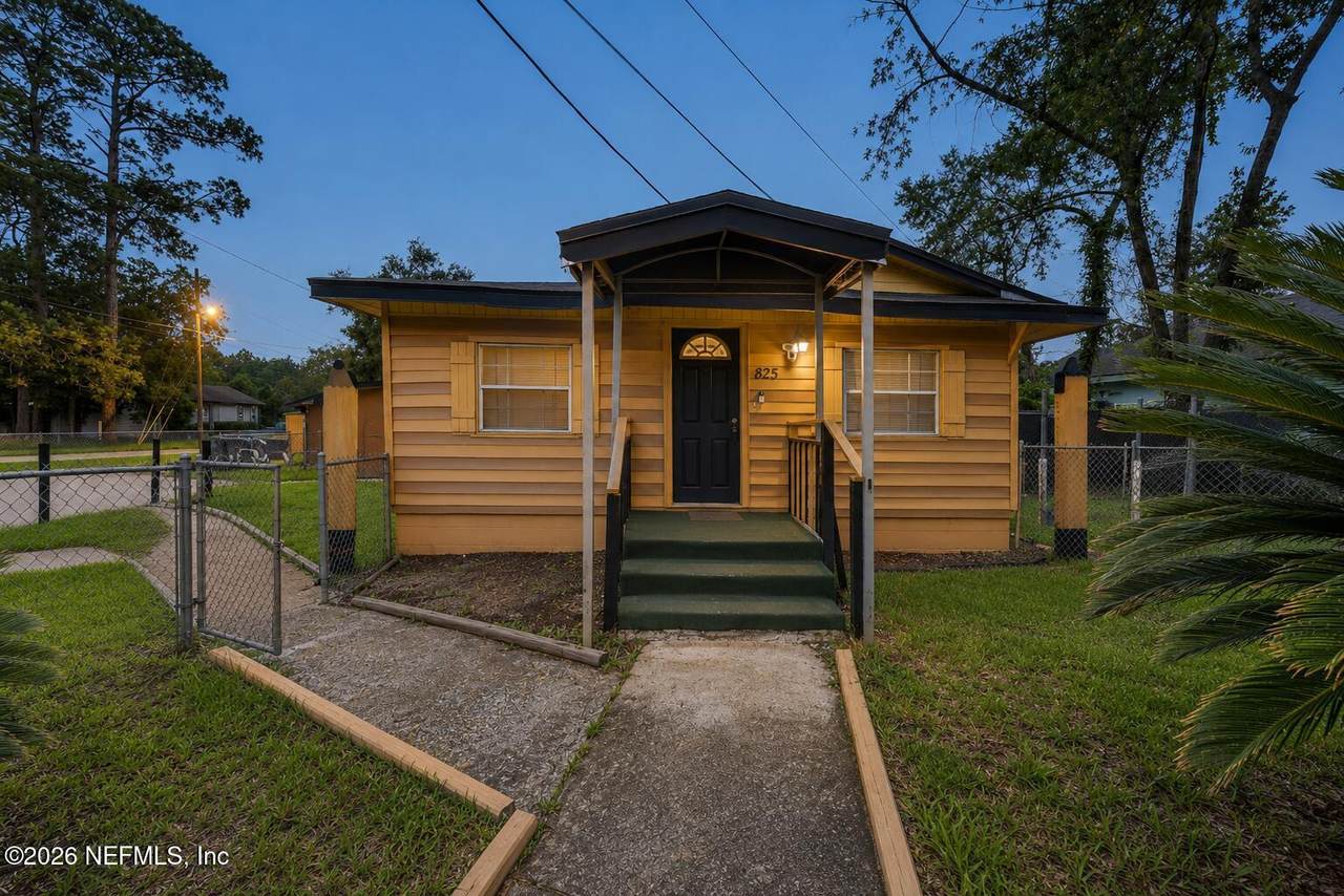 825 Superior Street - Photo 1