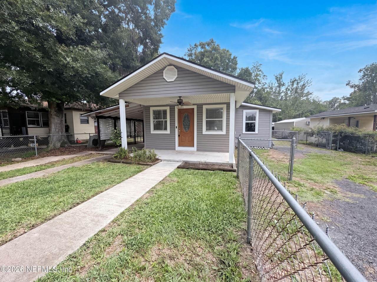 642 Gardiner Street - Photo 1